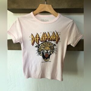 Def Leopard|The Vinyl Icons, Pastel pink band tee, baby tee••Cropped, small